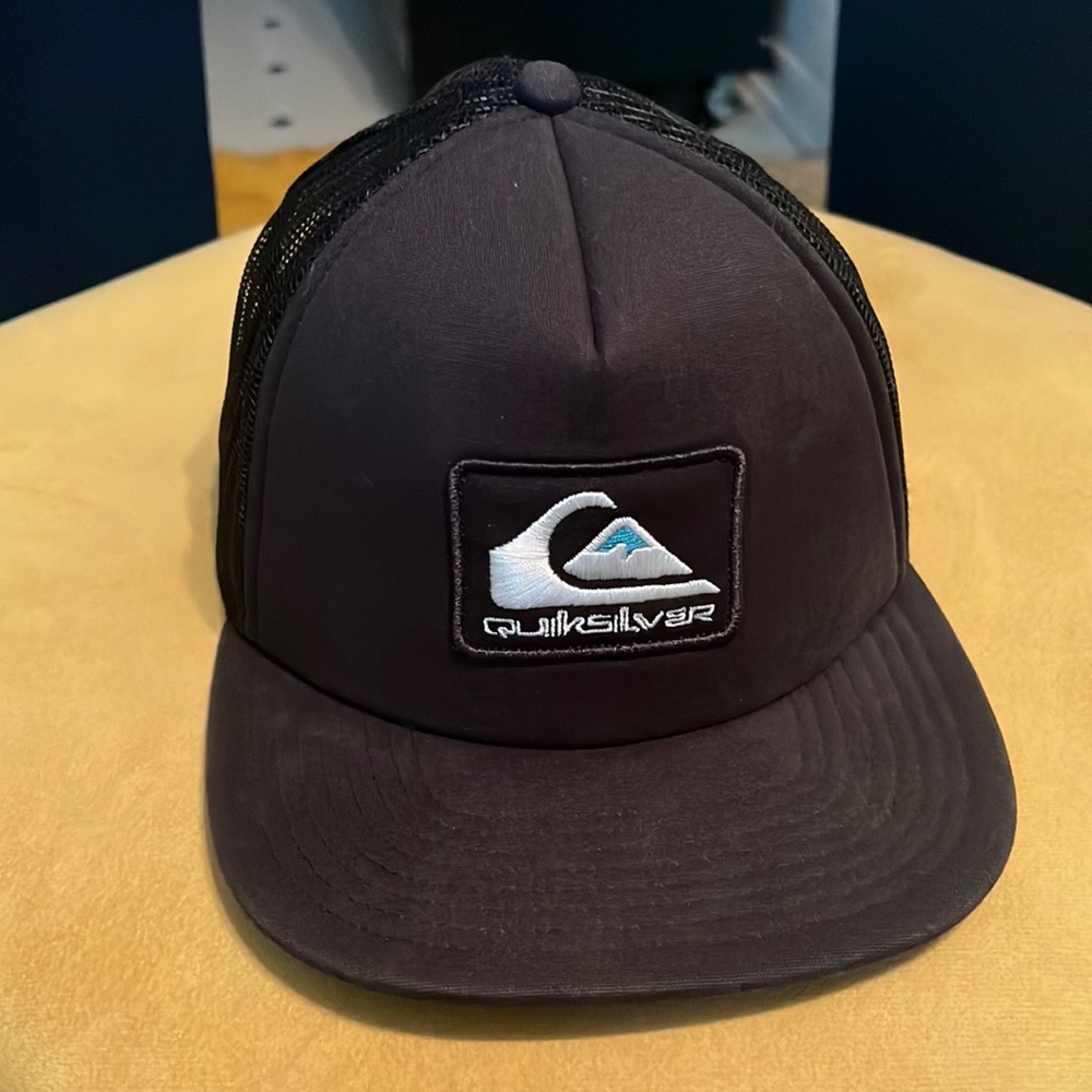 Quicksilver SnapBack hat with mesh backing